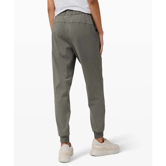 SOLD Lululemon On The Fly Jogger 6 - Picture 3 of 10